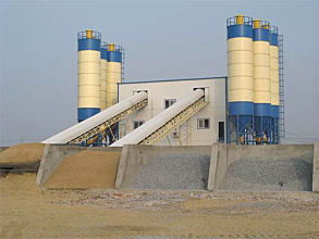 騰飛HZS90型工程混凝土攪拌站 高效生產(chǎn)的現(xiàn)代化設(shè)備圖解